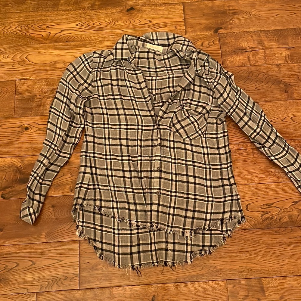 Black white and gray flannel top